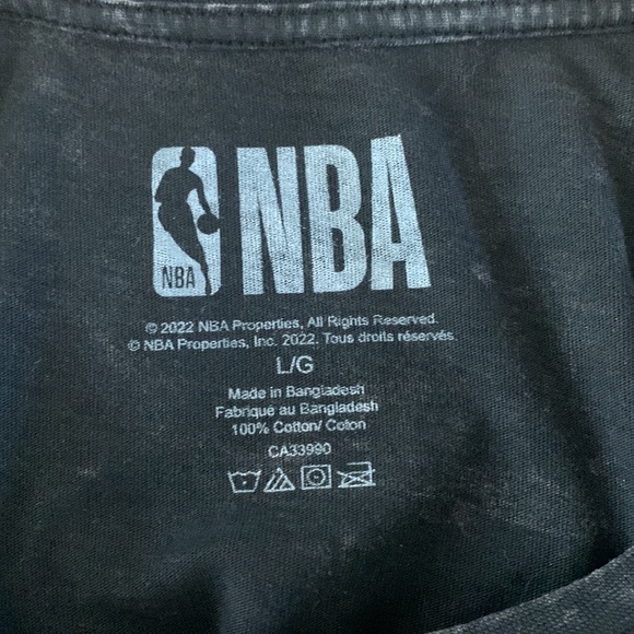 Toronto Raptor Basketball T-shirt - Picture 3 of 3